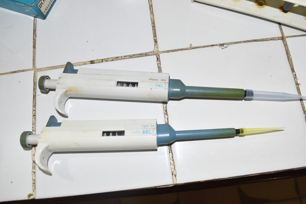 Pipette de laboratoire utilisée pour la recherche médicale