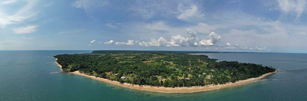 Vue panoramique de l’estuaire et de la baie de Libreville, au Gabon